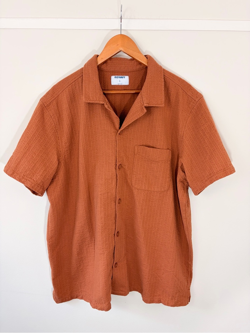 Old Navy men’s seersucker shirt